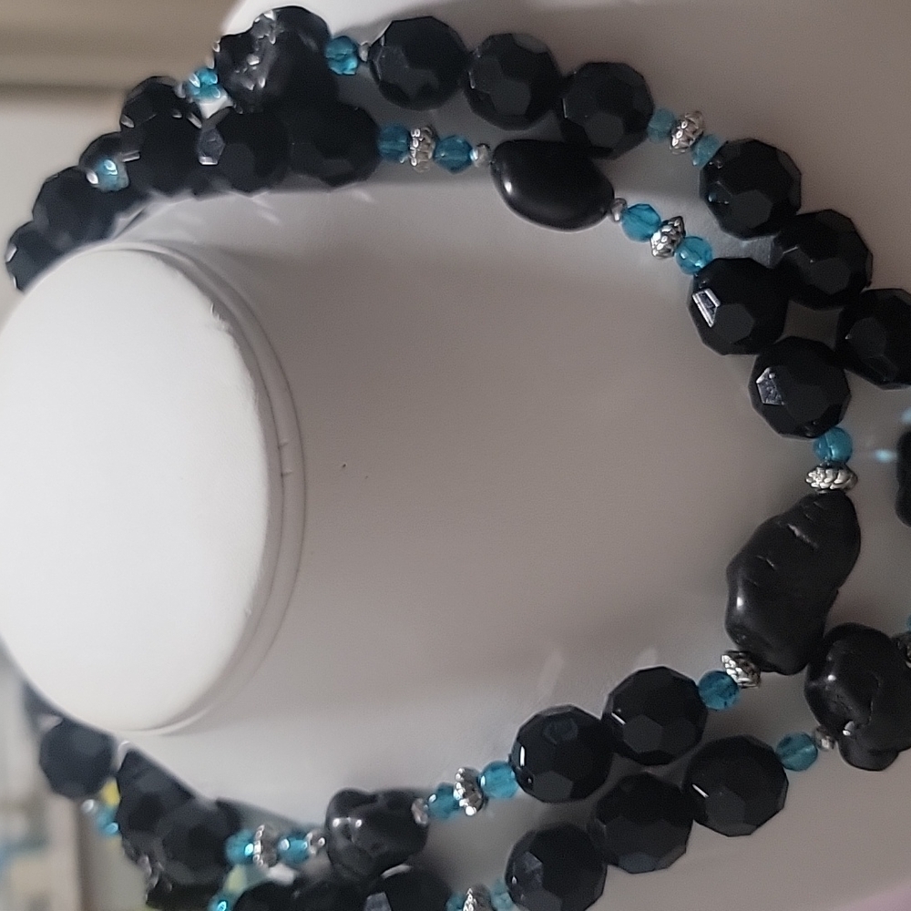 Necklece - Picture 4 of 4